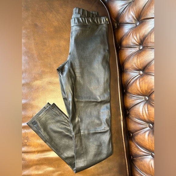 ‼️Excellent Condition‼️ GUCCI Gold Zip Genuine Leather Leggings - Picture 5 of 8